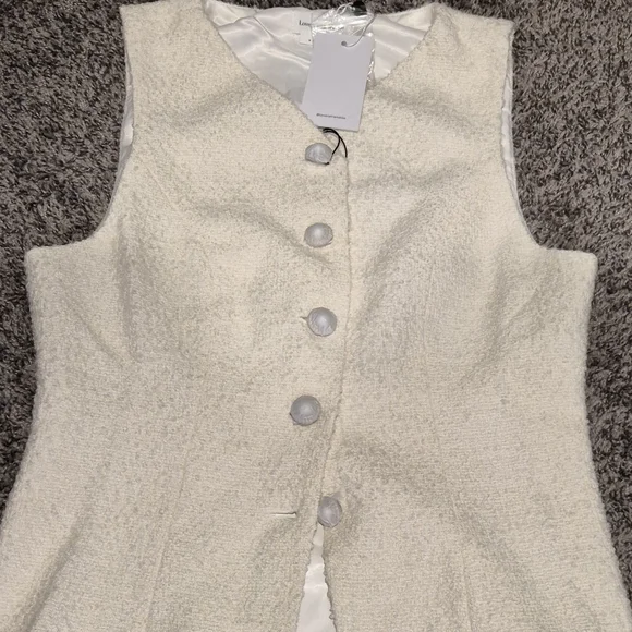 Lovers + Friends White Sleeveless Shirt and Skort set - Picture 5 of 9